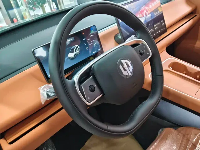 Leapmotor C10 — Фото автомобиля 6