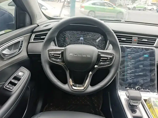 Roewe RX5 — Фото автомобиля 6