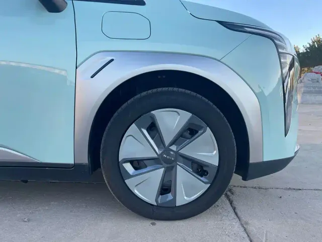 GAC Aion Y — Фото автомобиля 9