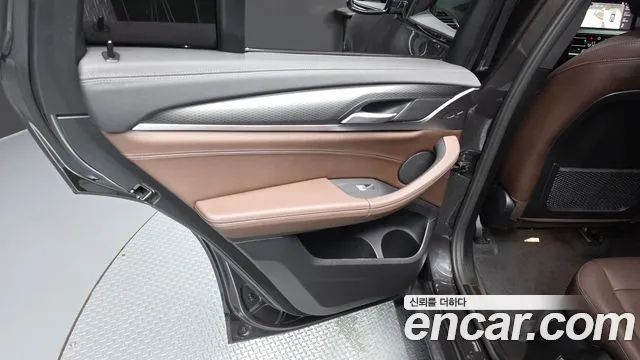 BMW X4 xDrive20i M Sport — Фото автомобиля 22