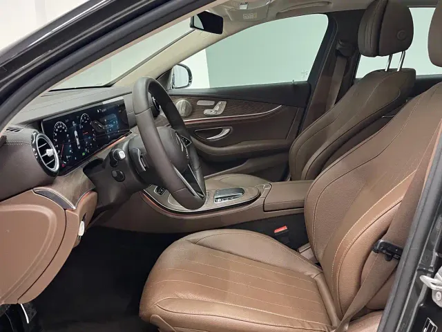 Mercedes-Benz E-Class — Фото автомобиля 13