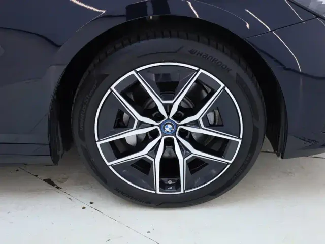 BMW BMW i5 2024 eDrive 35L M Sport Package — Фото автомобиля 13