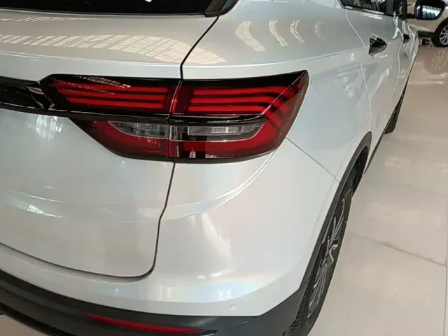 Geely Binyue — Фото автомобиля 7