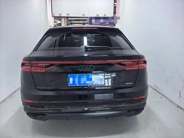Audi Q8 — Фото автомобиля 10