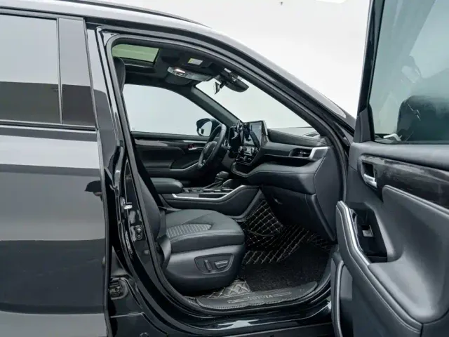 Toyota Crown Kluger — Фото автомобиля 18