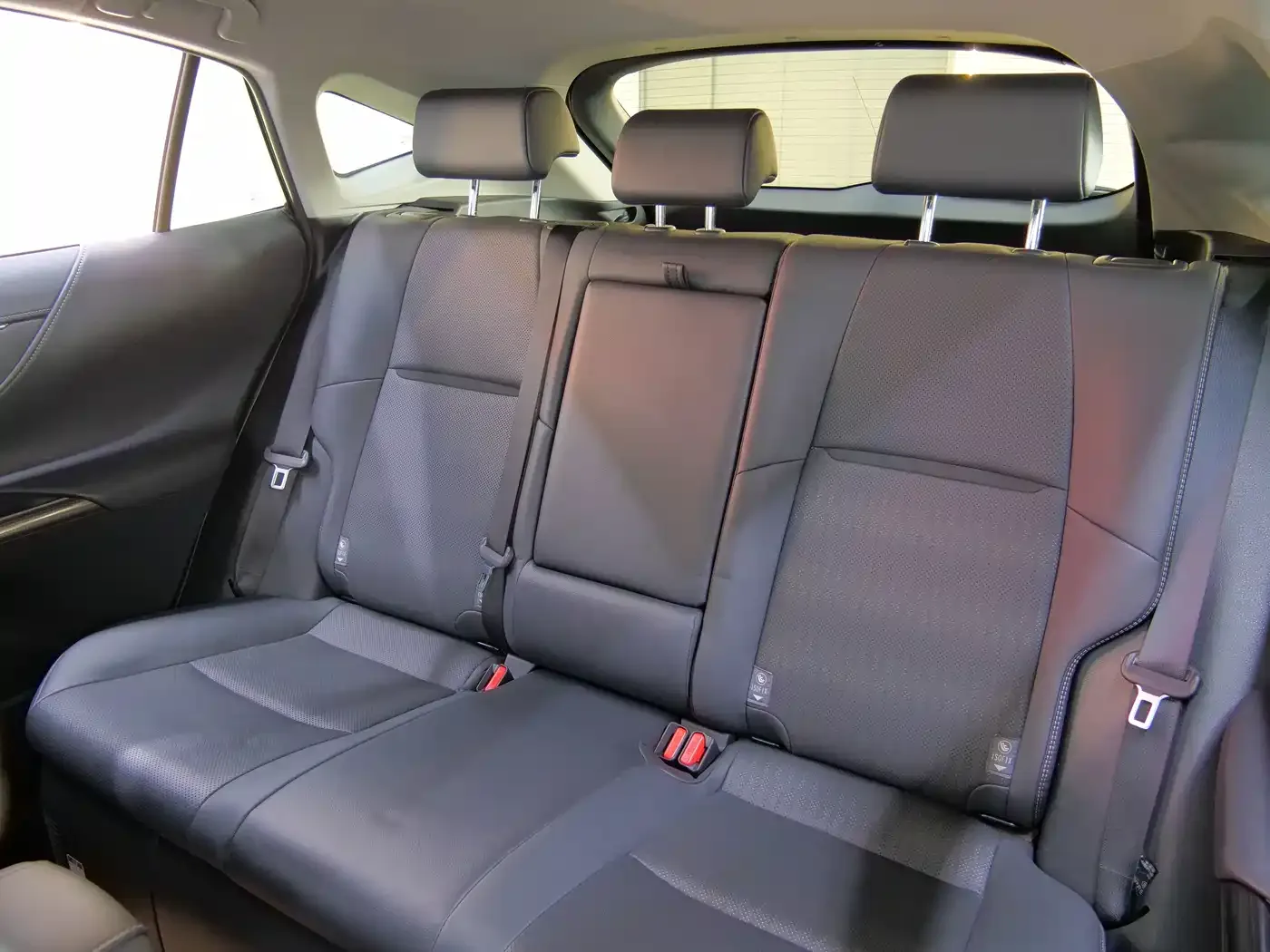 Toyota Venza 2023 2.5L Smart Hybrid FWD Premium — Фото автомобиля 16