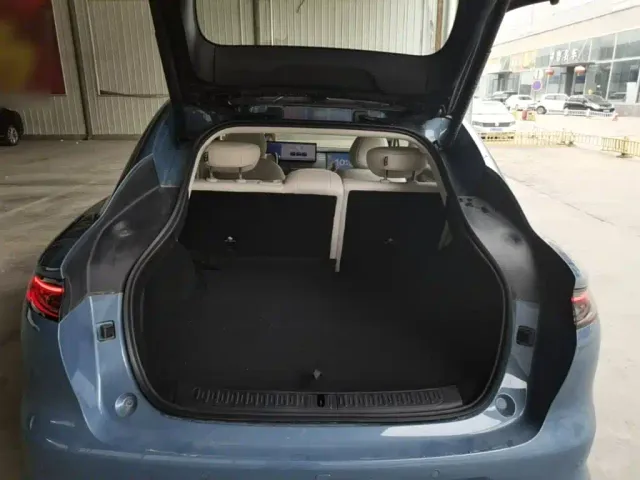 IM Motors LS6 — Фото автомобиля 18