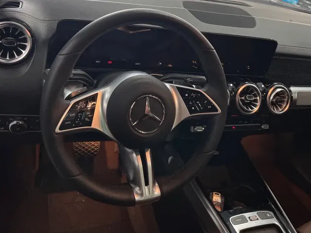 Mercedes-Benz GLB-Class — Фото автомобиля 9