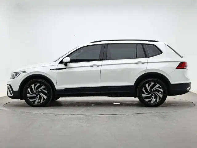 Volkswagen Tiguan L — Фото автомобиля 6
