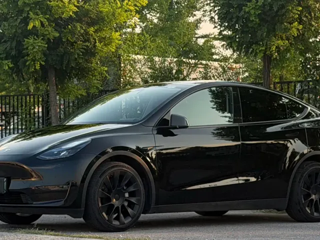 Tesla Model Y — Фото автомобиля 2