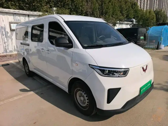 Wuling Yangguang — Фото автомобиля 3