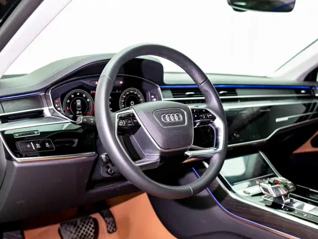 Audi A8 — Фото автомобиля 7