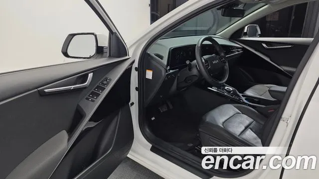 Kia Niro — Фото автомобиля 10