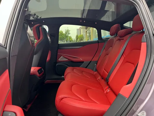 Xiaomi SU7 — Фото автомобиля 10