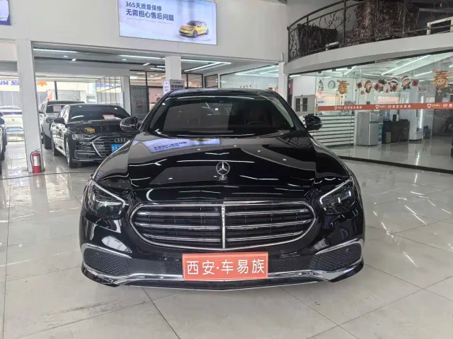 Mercedes-Benz E-Class — Фото автомобиля 3