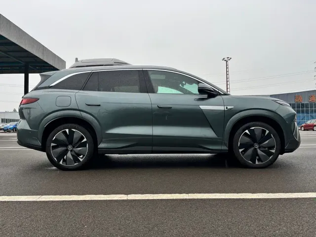 BYD Tang L — Фото автомобиля 20