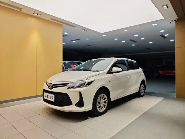 Фотография автомобиля — Toyota Vios FS