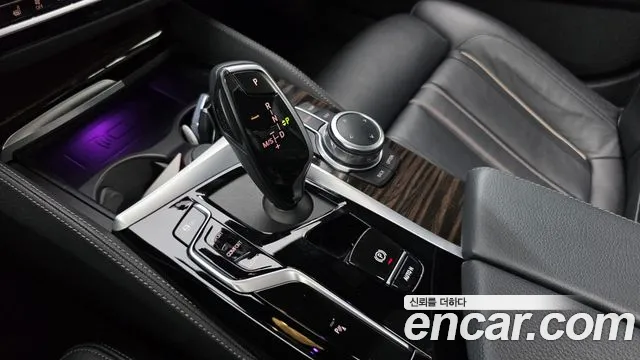 BMW 5-Series — Фото автомобиля 9