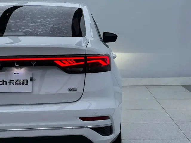 Geely Emgrand — Фото автомобиля 8