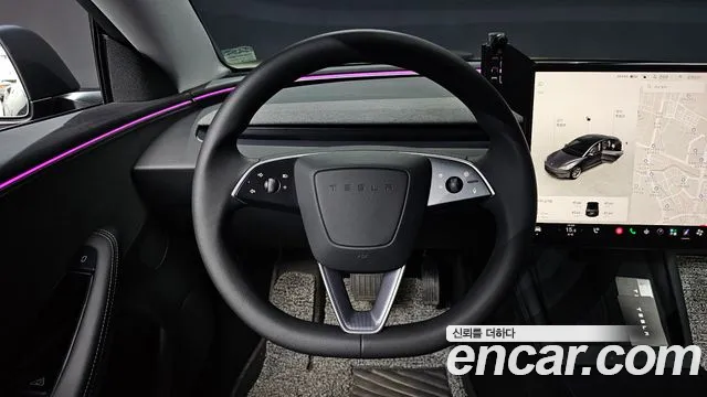 Tesla Model 3 — Фото автомобиля 13