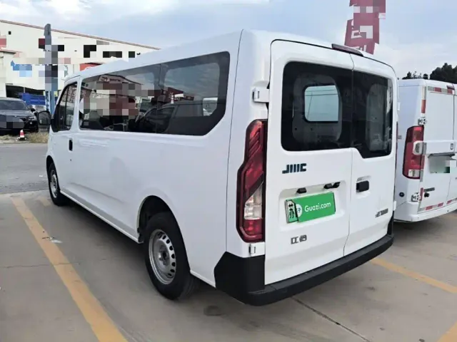 JMC E-Fushun — Фото автомобиля 4