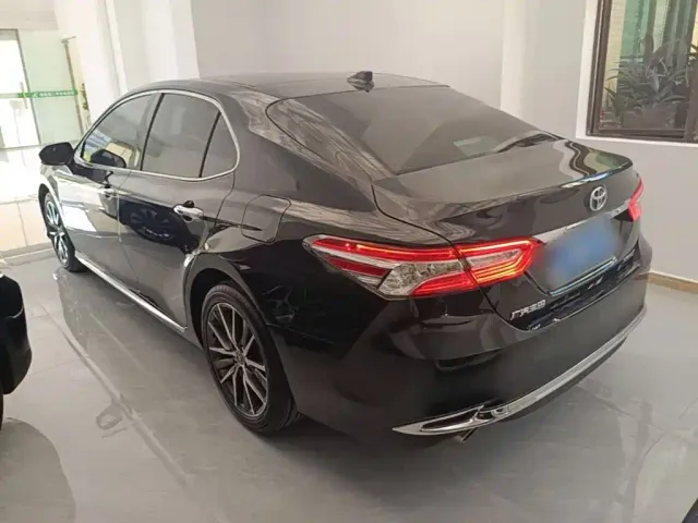 Toyota Camry — Фото автомобиля 4