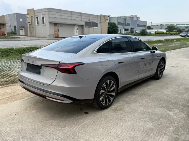 Hongqi H7 — Фото автомобиля 17
