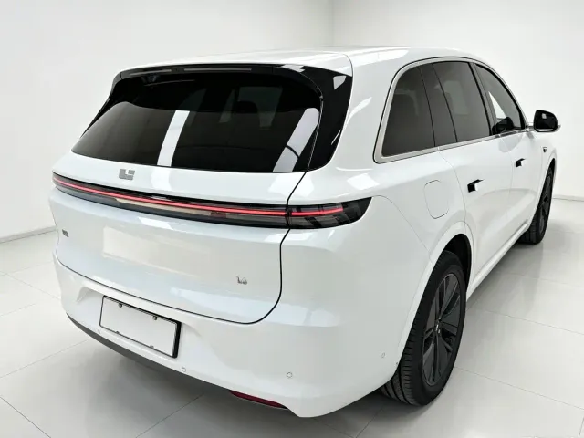 Li Auto L6 — Фото автомобиля 3