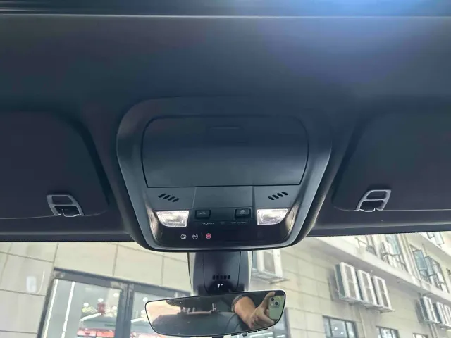 Cadillac XT5 — Фото автомобиля 8
