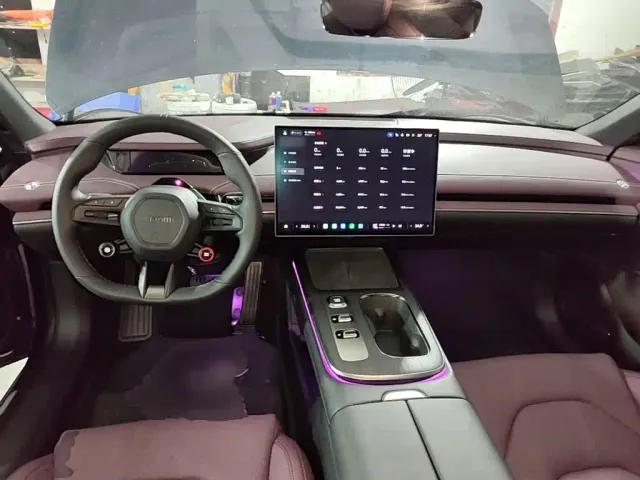 Xiaomi SU7 — Фото автомобиля 9