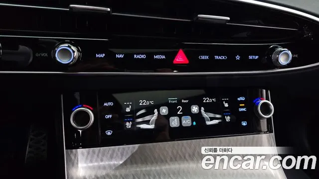 Genesis GV70 2.5T Бензин 2WD — Фото автомобиля 30