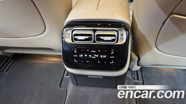 Mercedes-Benz S-Class — Фото автомобиля 25
