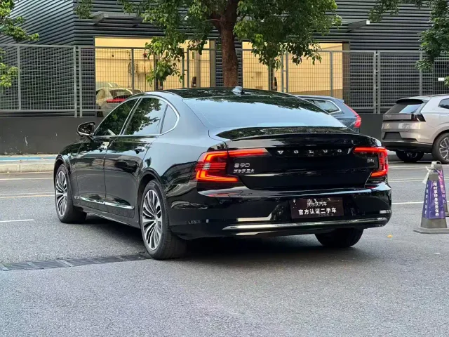 Volvo S90 — Фото автомобиля 9