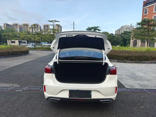 Changan Eado — Фото автомобиля 15