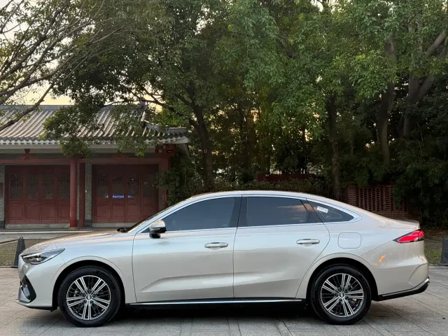 Geely Galaxy Stellar 6 — Фото автомобиля 14