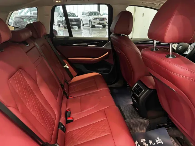 BMW X3 — Фото автомобиля 12