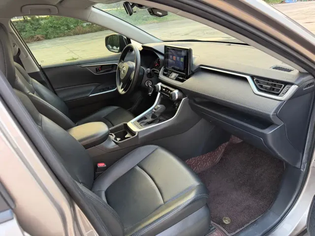 Toyota RAV4 — Фото автомобиля 13
