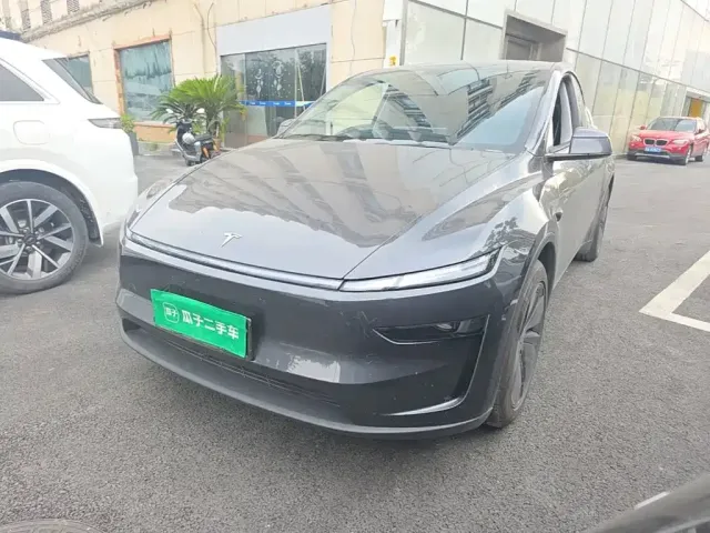 Фотография автомобиля — Tesla Model Y