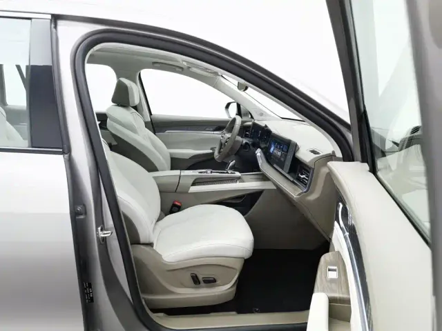 Roewe RX9 — Фото автомобиля 23