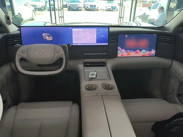 IM Motors LS6 — Фото автомобиля 9