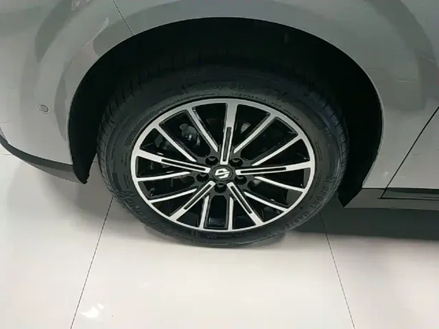 Leapmotor B10 — Фото автомобиля 22