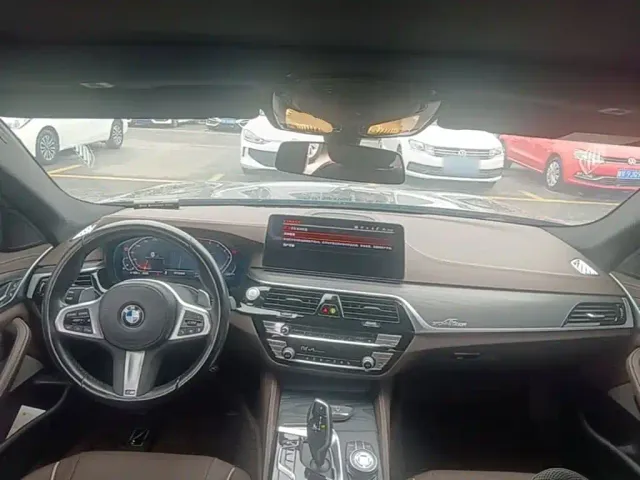 BMW 5 Series — Фото автомобиля 9