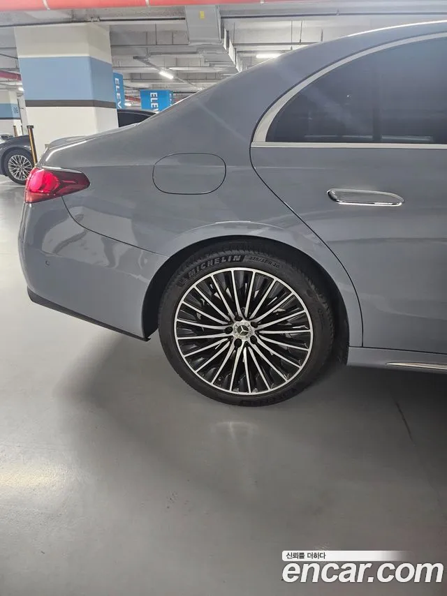 Mercedes-Benz E-Class W214 — Фото автомобиля 14