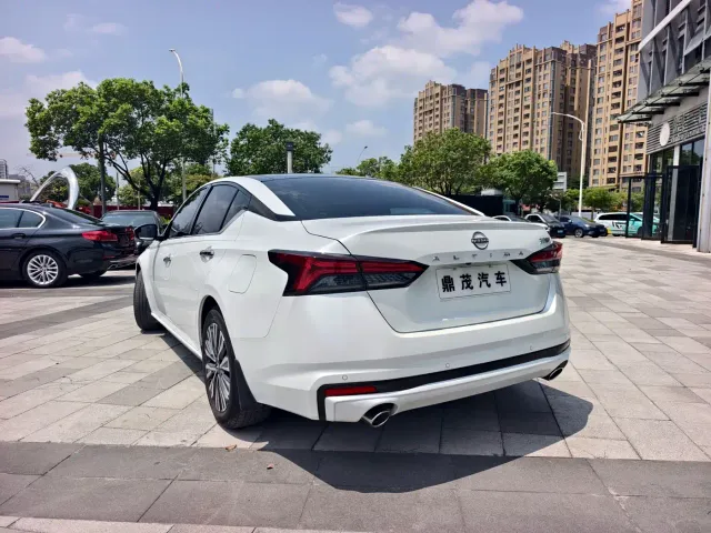 Nissan Teana — Фото автомобиля 6