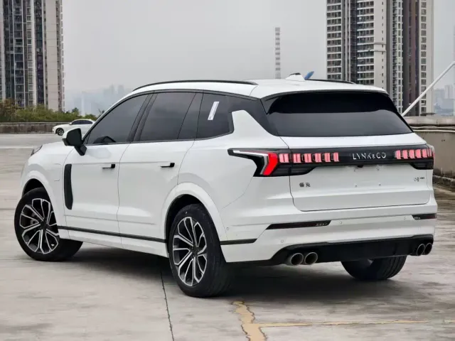 Lynk & Co 09 EM-P — Фото автомобиля 4