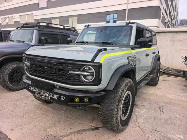 Фотография автомобиля — Ford Bronco