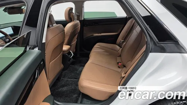 Hyundai Grandeur GN7 — Фото автомобиля 16