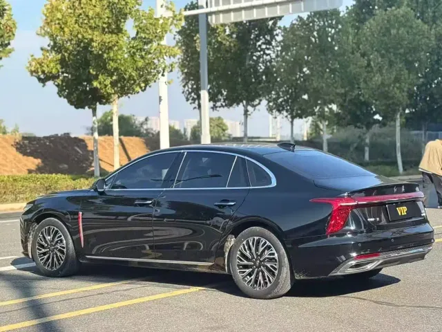 Hongqi H5 — Фото автомобиля 7