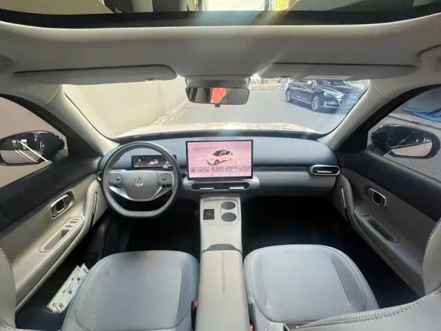 Leapmotor A10 — Фото автомобиля 11