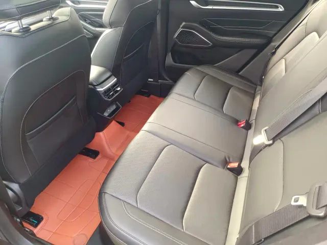 Geely Emgrand — Фото автомобиля 5